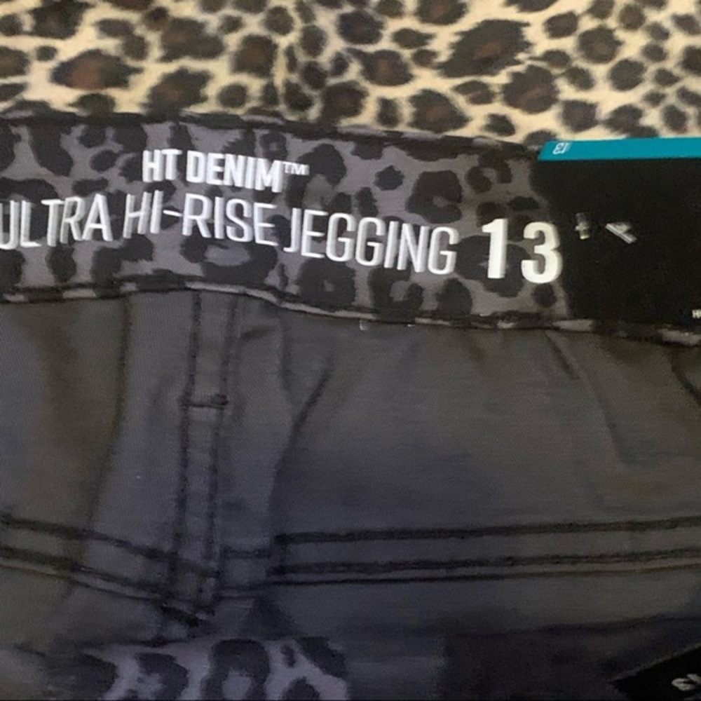 Leopard High Rise Skinny Jeans - Picture 2 of 4